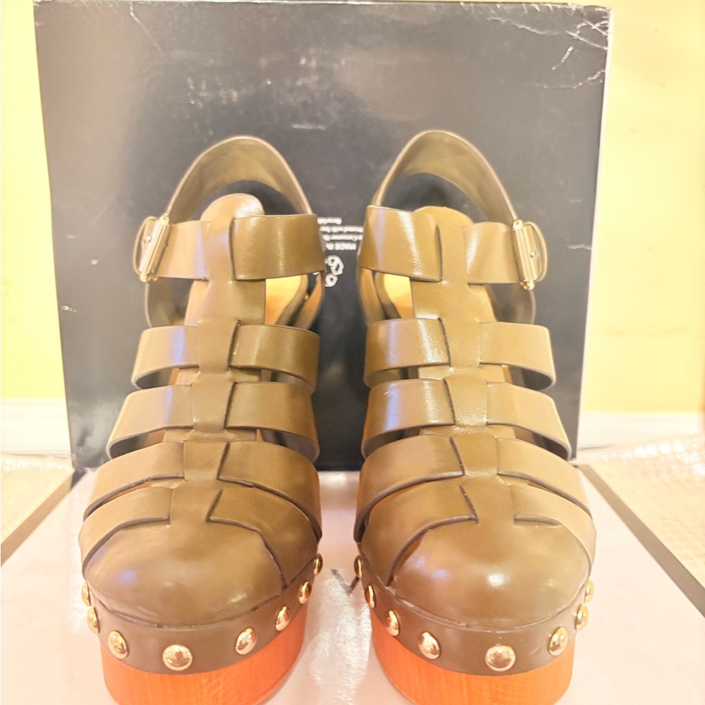 Kenneth Cole Reaction Brown Platform Sandals with Chunky Heel